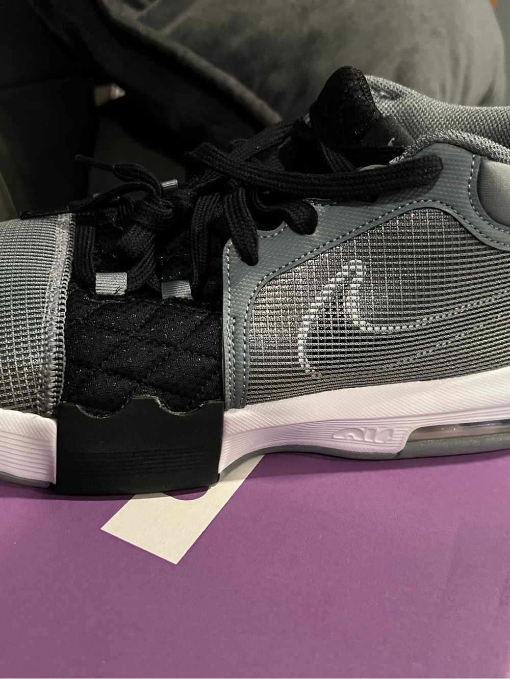 Gray and Black Athletic Sneakers LeBron Witness 10.5 men’s - Picture 6 of 7